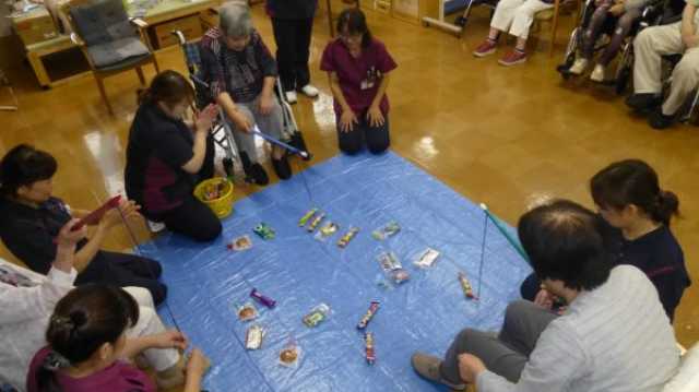 私たちは、家庭的な雰囲気の中で、 皆様の生活の向上とリハビリのお手伝いをさせていただきます|八幡慈恵病院(通所リハビリ・訪問リハビリ)