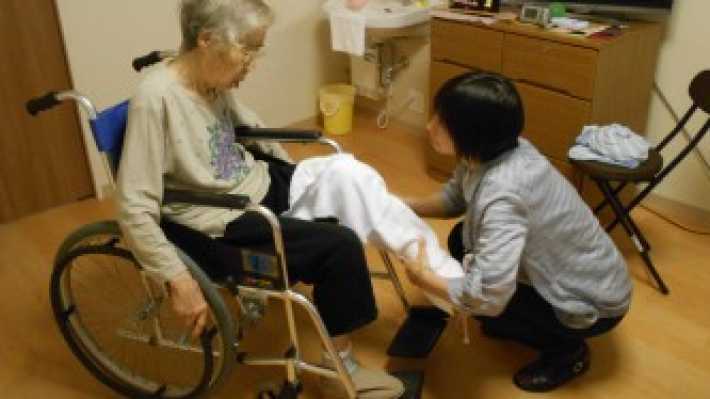 《日々の運動やストレッチも充実》|介護老人福祉施設 玉成苑