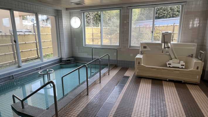 温泉のような自慢のお風呂｜介護付有料老人ホーム　わらべの里