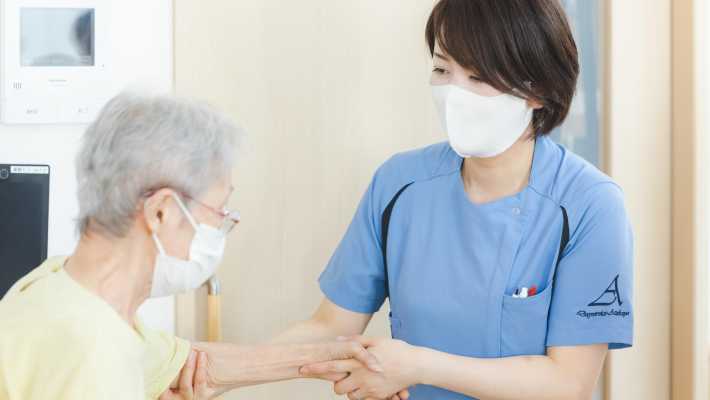 介護度が高い方も安心のケア|デイサービス暖家