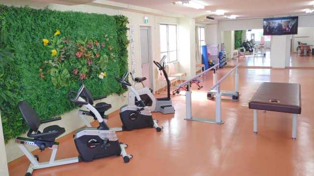 理学療法士・作業療法士のいるリハビリ充実型のデイサービスです。｜デイサービス　折尾すずらん