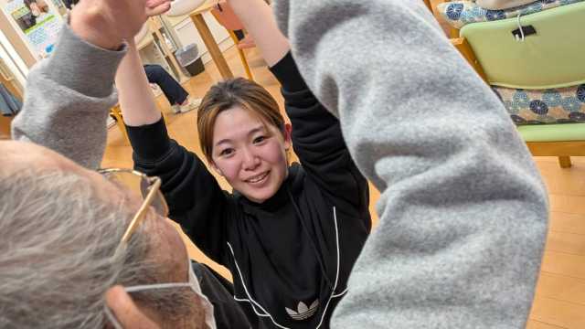 機能訓練士が利用者様一人ひとりの課題に合わせたプログラムを実施いたします！｜リハビリ特化型デイサービス　すずな