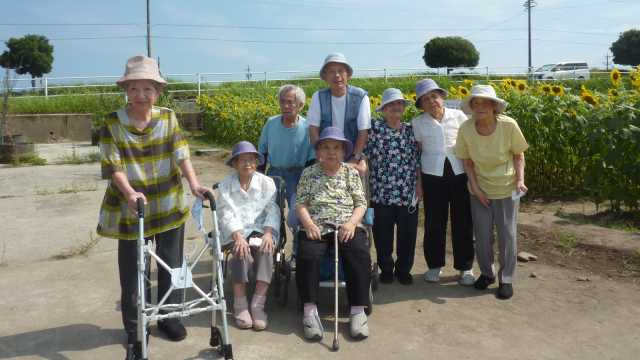 豊川市四ッ谷町の家庭的な小規模デイサービス！｜遊歩の邑わらじ通所かいごサービス