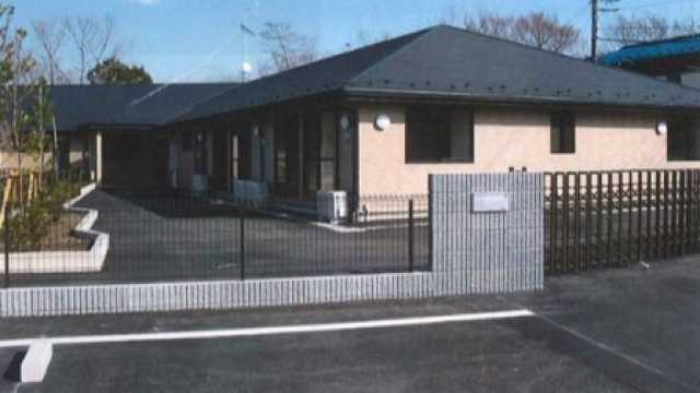 緑に囲まれた四季折々の景色が楽しめる環境にある、木造平屋造りのゆったりしたグループホーム｜グループホーム和楽の里