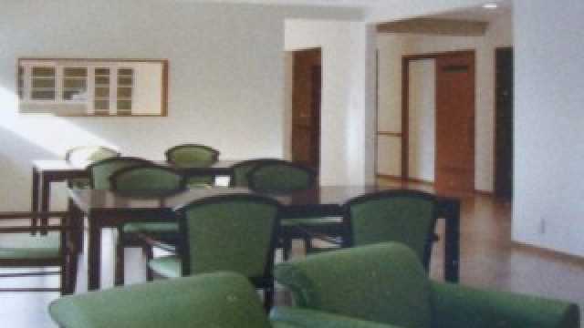 緑に囲まれた四季折々の景色が楽しめる環境にある、木造平屋造りのゆったりしたグループホーム｜グループホーム和楽の里