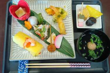 月に一度のイベント食、今月も豪華で美味しかったです(❁´◡`❁)｜介護サークル　かがやき　丘の上の小さな家