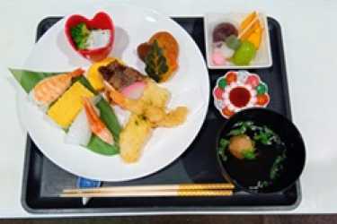 月に一度のイベント食、今月も豪華で美味しかったです(❁´◡`❁)｜介護サークル　かがやき　丘の上の小さな家