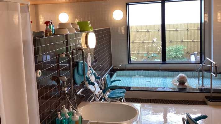 清潔で快適な浴室完備｜奈良京終ケアセンターそよ風