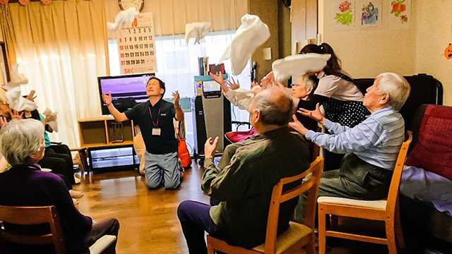 毎日をいきいきと暮らすお手伝い。通所型のデイサービスです。★土日祝も対応！★｜スマイルデイサービス新高島平