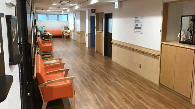 都内で有名な商店街にほど近く、中学校と併設というユニークな施設です｜品川区立戸越台特別養護老人ホーム　《併設：戸越台在宅サービスセンター／戸越台在宅介護支援センター》