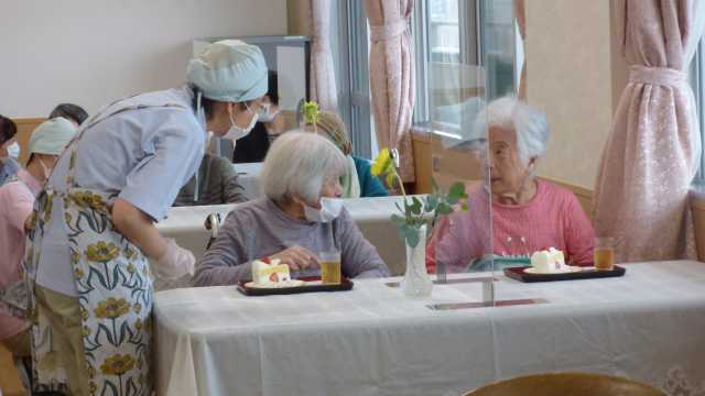 ホーム喫茶で楽しいひととき