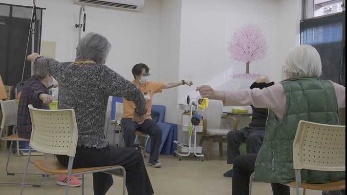 グループエクササイズで仲間と一緒に|GENKI NEXT 練馬豊玉北