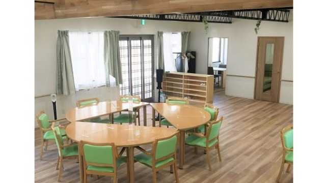 天井が高く、カフェのような広々空間です。