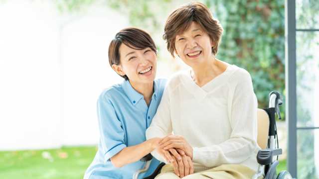 子どもから高齢者、病状や障がいが軽くても重くても、訪問看護を必要とする全ての方が受けられます。