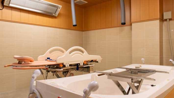 【入浴】安心体制でのサポート入浴｜特別養護老人ホーム ちぎり（併設：デイサービス ちぎり）