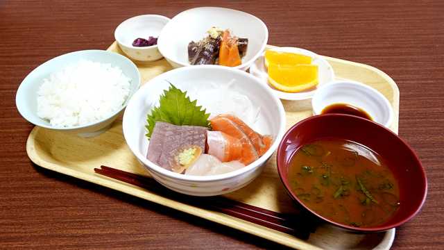 “ゆっくり” “いっしょに” “楽しく”過ごしていただくためにサポート｜シルバーハウス幡豆／株式会社ゆたかサービス