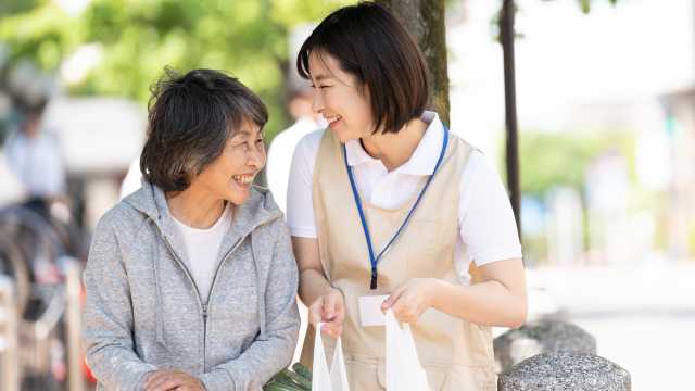 丁寧な介護・コミュニケーションを目指し、スタッフの定期的な訪問を楽しみにしていただけるよう努めております。