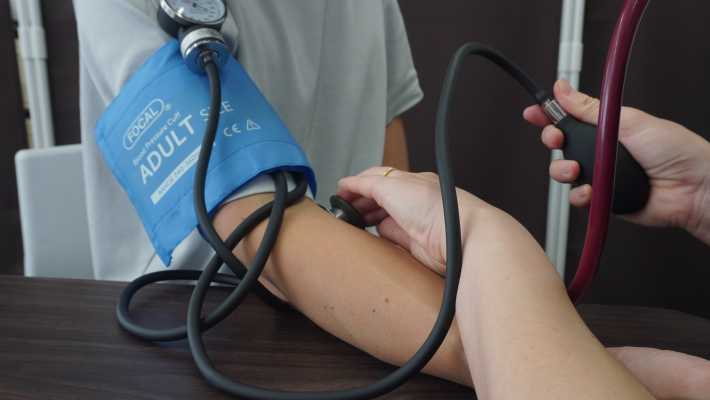 【日々の体調を丁寧に見守ります】｜あおば訪問看護ステーション