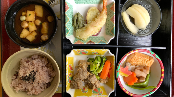 ◎旬を味わえる、美味しい食事が魅力｜特別養護老人ホーム　セントポーリア愛の郷