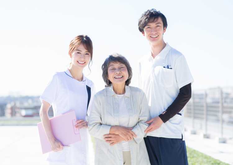 ＼看護スタッフ募集／音楽療法がある施設♪実務経験不問！扶養内勤務OK◎残業なし＊中高年世代活躍中＊｜小規模多機能型居宅介護　ナーシングみち草　　