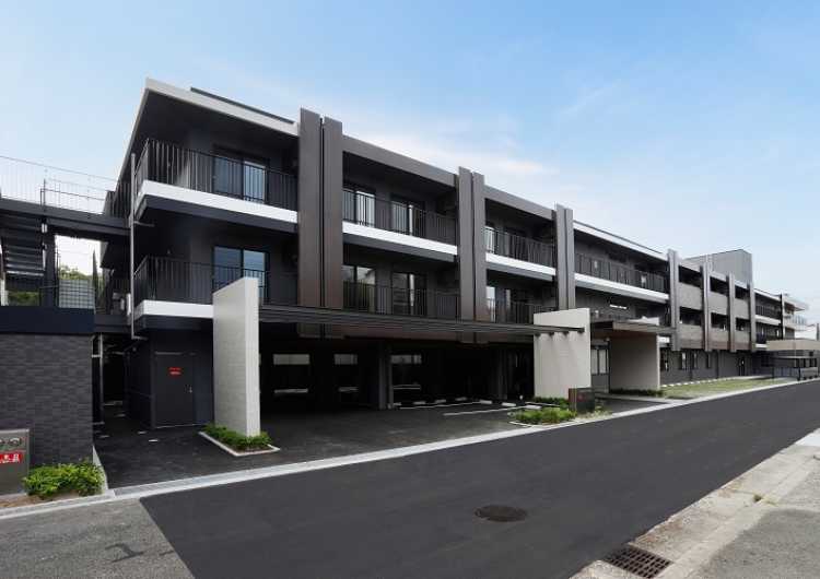 【介護スタッフ　正職員・パート】週休2日制　残業ほぼなし☆ワークライフバランス重視の方必見☆｜特別養護老人ホームしらさぎ苑