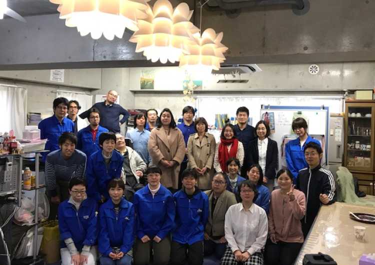 自立支援スタッフ*未経験OK*年休120日以上*髪色自由*賞与年2回*年収470万可｜特定非営利活動法人フットワーク新宿