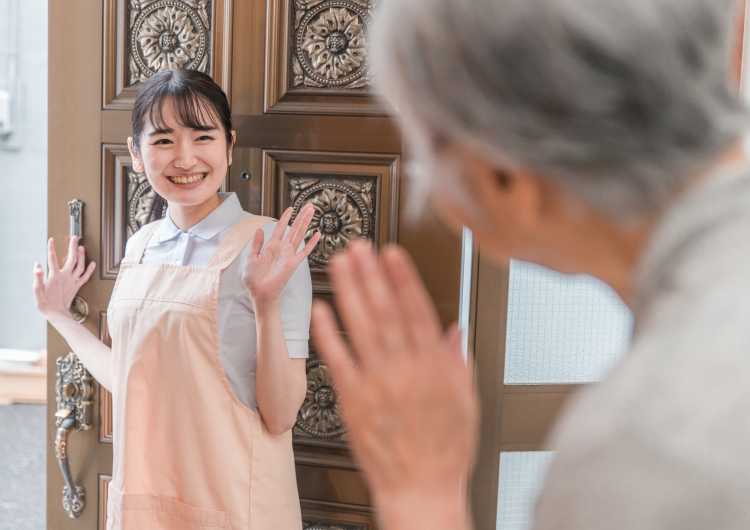 登録ヘルパー/1,950円身体介護・1,450円生活支援/賞与年2回｜訪問介護本舗　こねこ