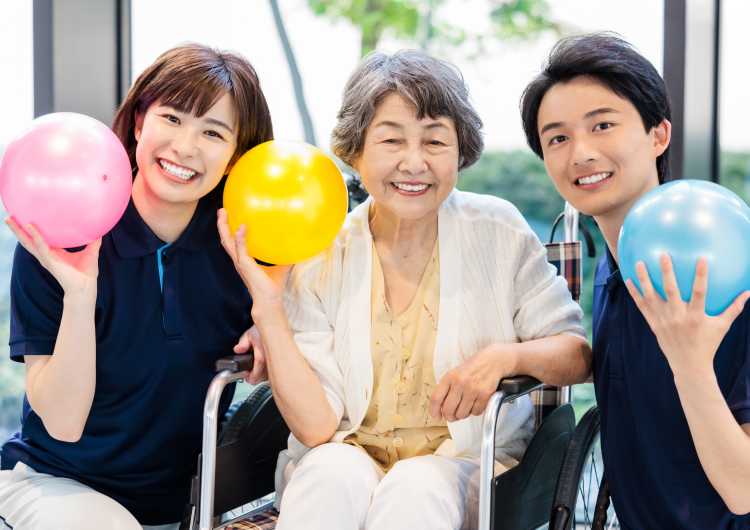 【正社員・パート】通所介護/土日お休み/年末年始・夏休暇あり/経験不問/社会保険完備|ハイタウン塩浜デイサービス