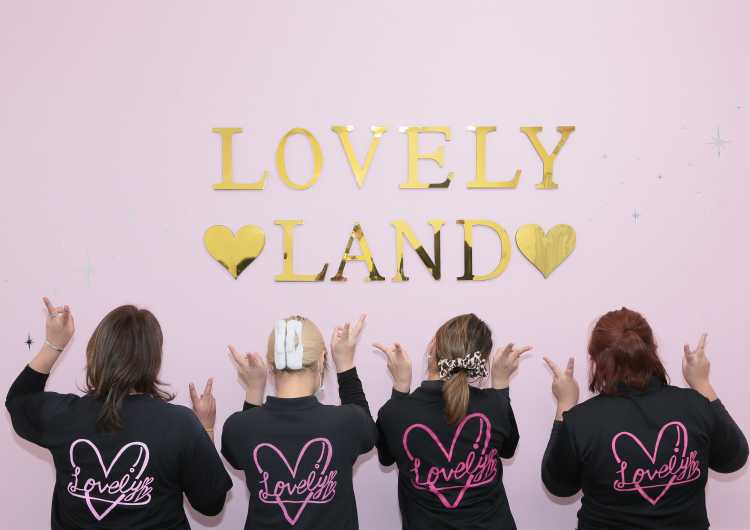 大阪市西成区/デイサービススタッフ/シフト自由/髪色・ピアス自由/週１日～OK！/各種手当あり｜らぶりーランド