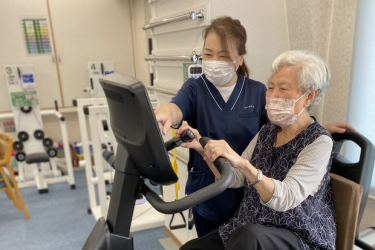 【転ばない体をつくる!イチローデイサービスの谷町の自費プログラム】|株式会社ライフケア