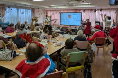 🎄 クリスマス音楽療法イベントを開催しました！｜はちやデイサービスセンター