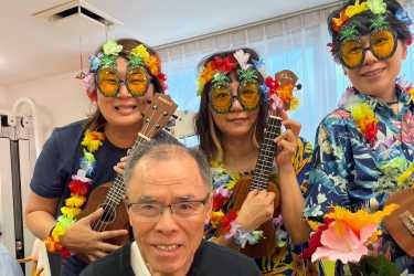 アンコールにお応えして！ウクレレ隊「第2回 演奏会」を開催いたしました🎶🌺｜はちやデイサービスセンター